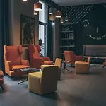 The Poet לה ספציה