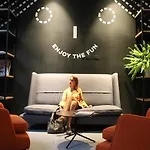 מלון The Poet 4*
