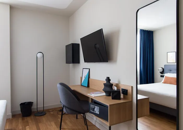 The Poet Λα Σπέτσια